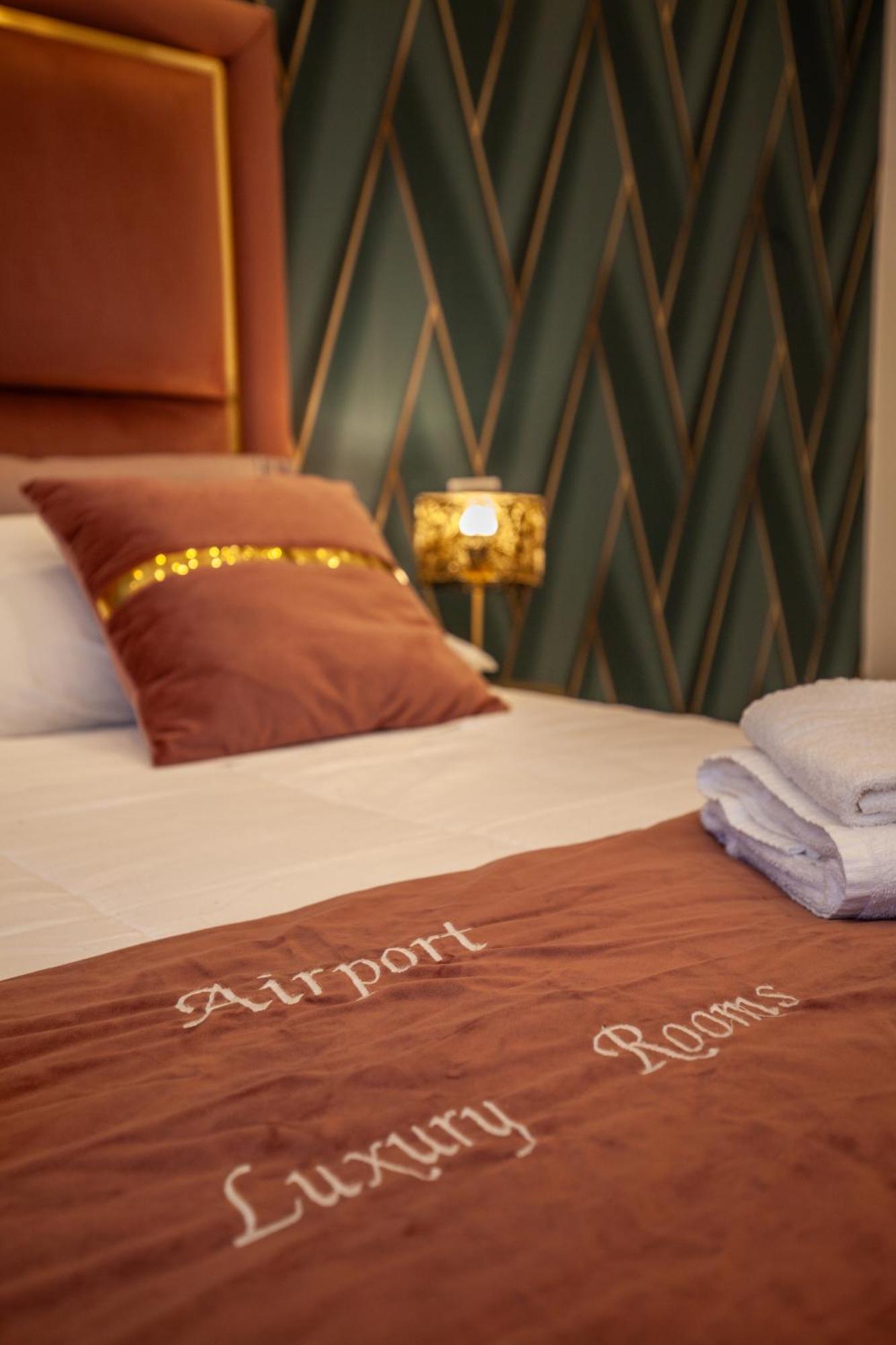 Airport Luxury Rooms Naples Exterior photo