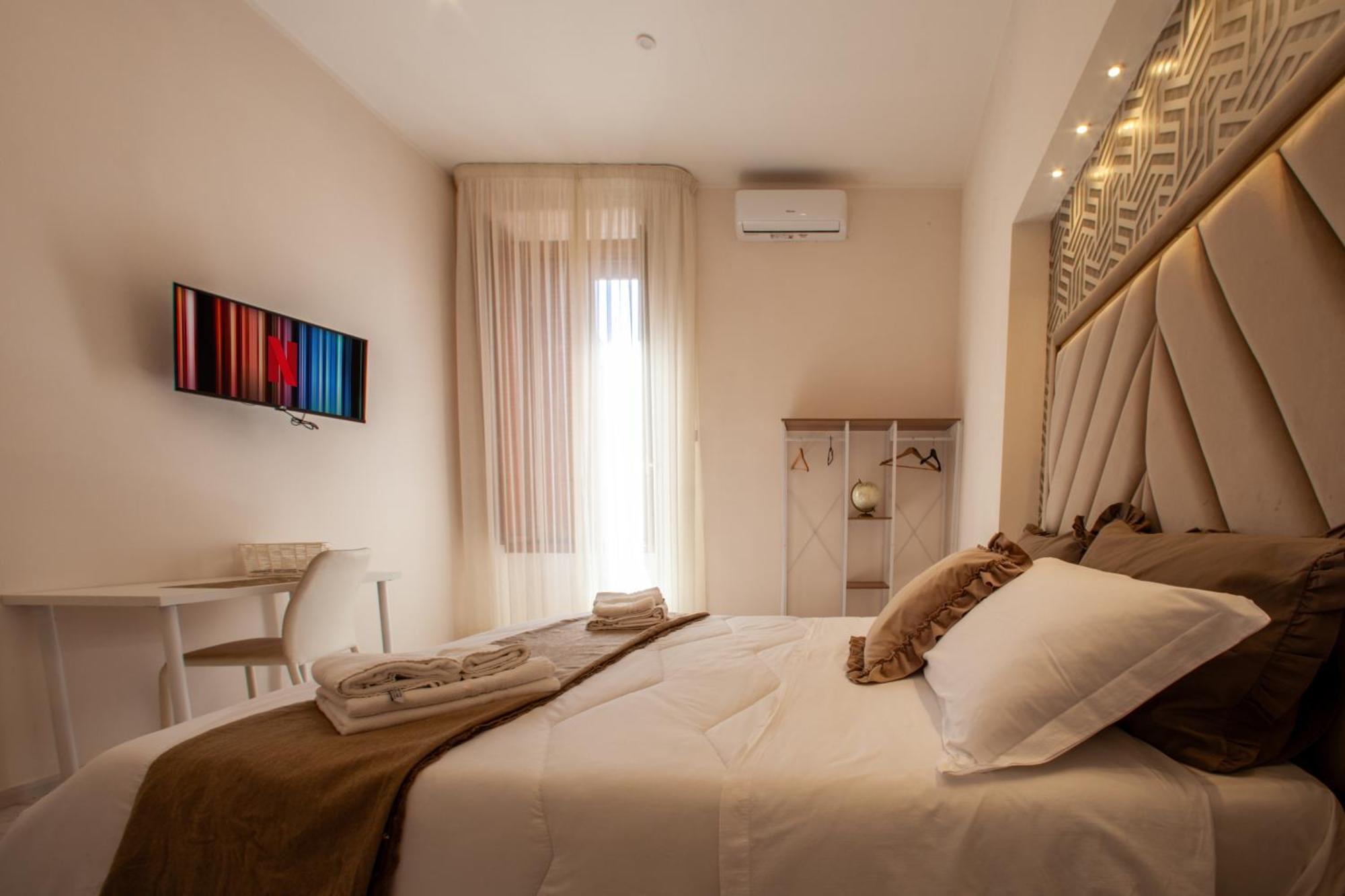 Airport Luxury Rooms Naples Exterior photo