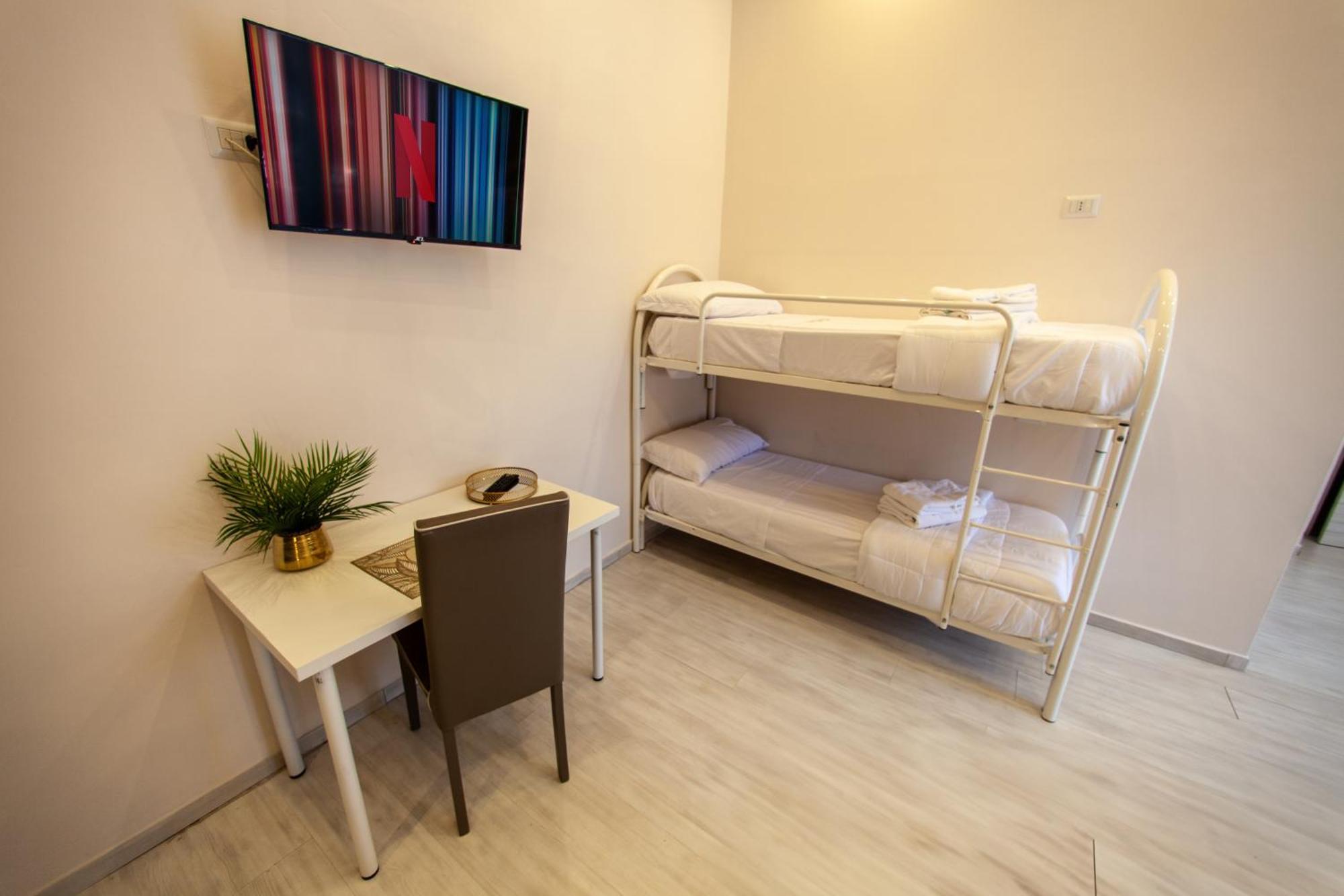 Airport Luxury Rooms Naples Room photo