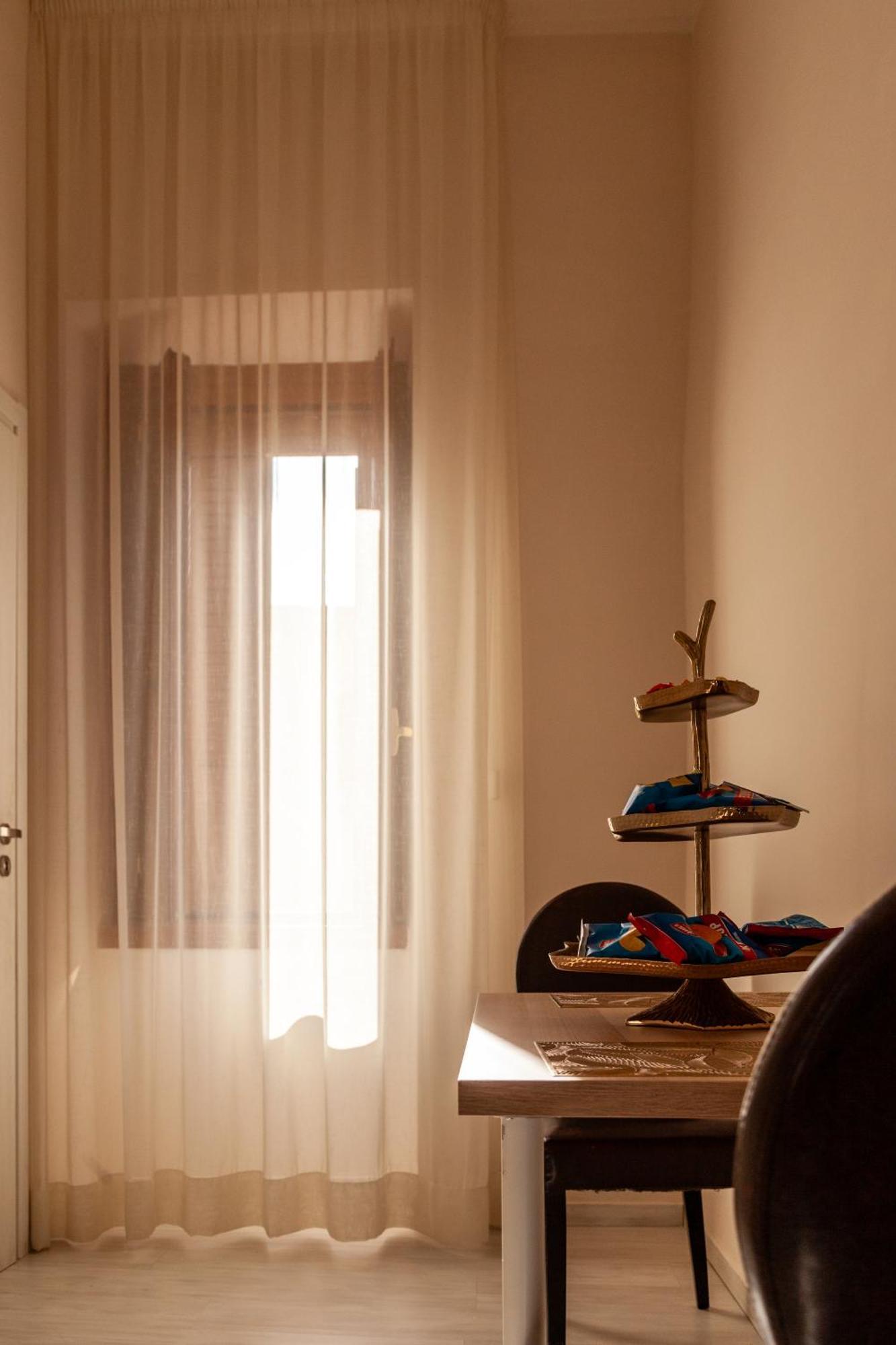 Airport Luxury Rooms Naples Exterior photo