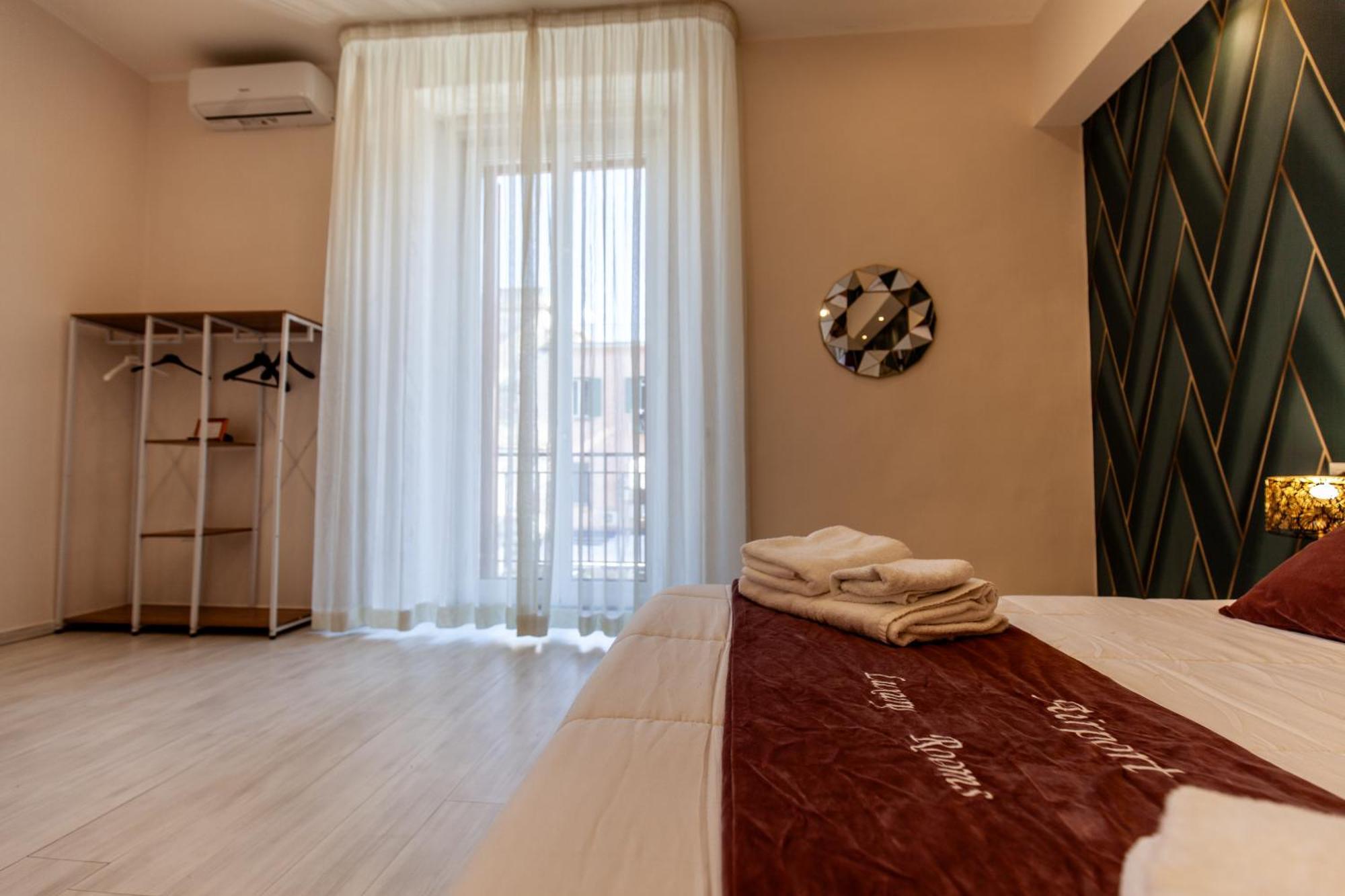 Airport Luxury Rooms Naples Exterior photo