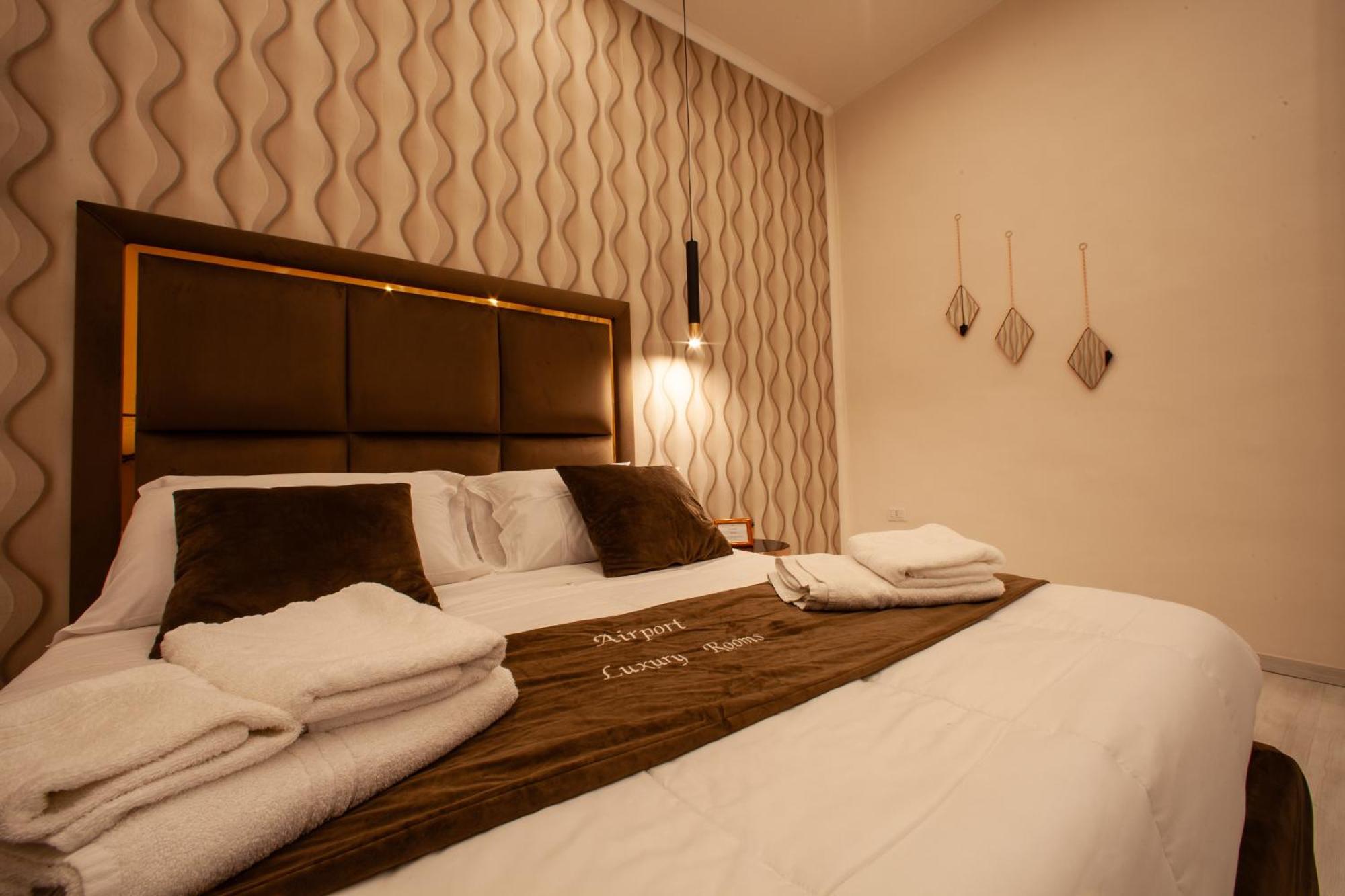 Airport Luxury Rooms Naples Exterior photo